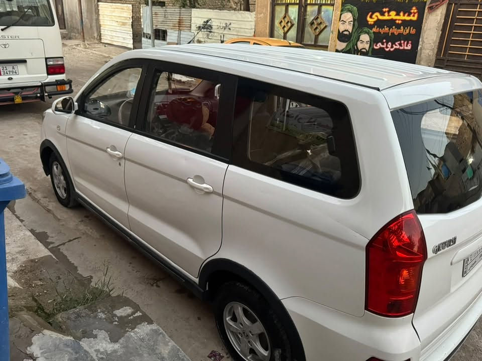 السلام عليكم
للبيع دوينج فينج كلوري 350 سبعة راكب
موديل 2021,محرك 1500DVVT اقتصادية بلنزين، حساس ودفع خلفي، تبريد قطعتين،صدر جديد مبدل وتخم اطارات اندونيسي(جديدات) السيارة جاهزه مابيها اي نقص،قطع الغيار متوفره،
ماشيه 99الف،

سعر 85$ بيها مجال للشراي،

مكاني بغداد،
***********
