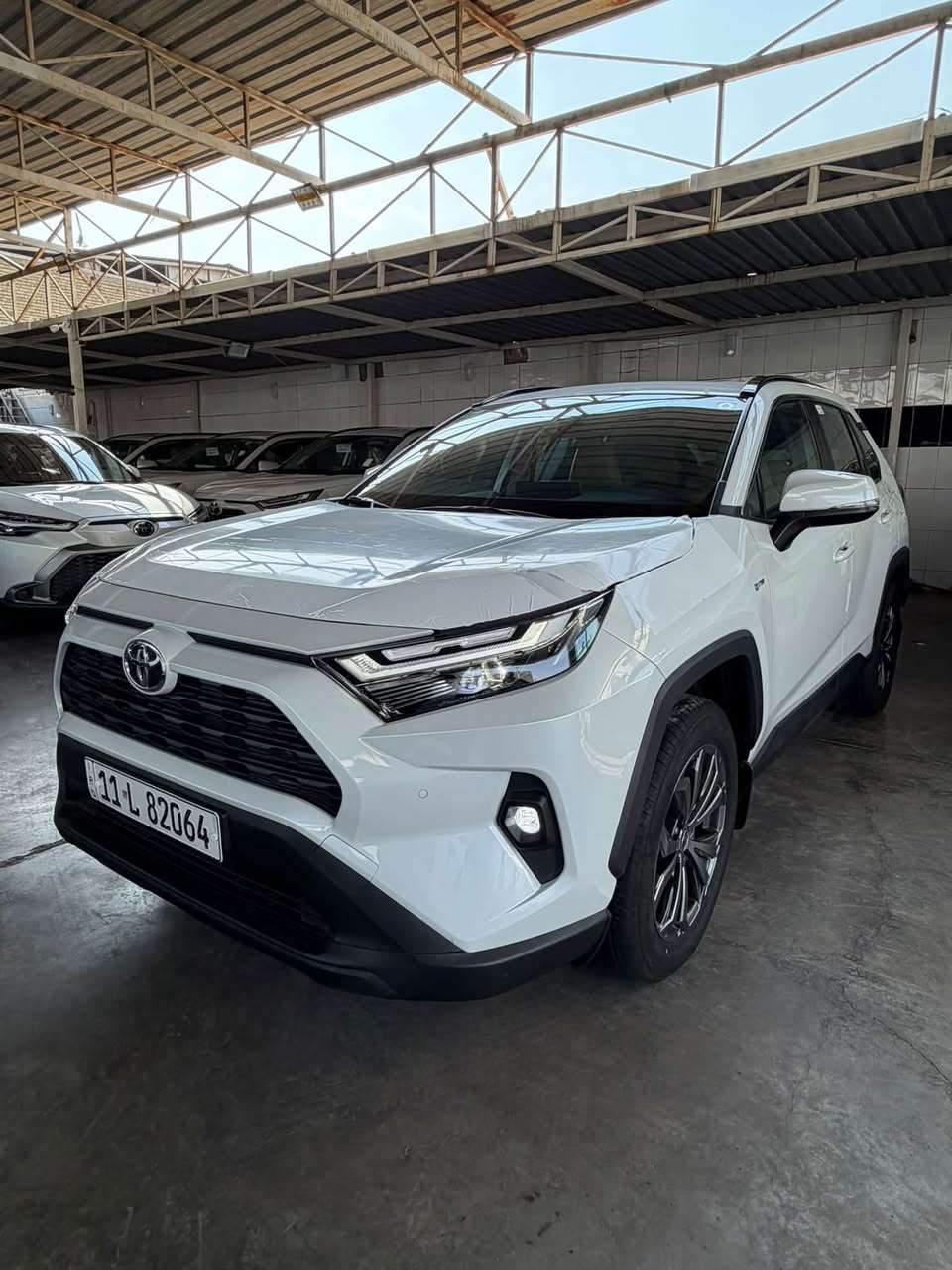 تويوتا راف فور XLE بريميوم 2025
RAV4  XLE Premium 2025
خليجي ياباني أصلي (عبد اللطيف جميل)

✨ المواصفات:
✔️ محرك 2500 هايبرد
✔️ فور ويل AWD
✔️ مقاعد جلد بيجي 
✔️ كرسي السائق كهرباء 
✔️ صندوك كهرباء
✔️ مري قابلة للطي كهرباء
✔️ حساسات امامي + خلفي اصلي
✔️ شاشة جبيرة اصليه + كاميرا
✔️ كرسي السائق كهرباء 
✔️ حمالات سقف + بروجكتر 
✔️ رنقات 18 إنش
✔️ لايت فول زينون + LED
✔️ باقي المواصفات المعروفة من تويوتا

📌 الحالة: مستخدم نظيف شبه زيرو
📊 العداد: 2000 كم فقط 
🛡️ مكفولة بدون بارد او تبديل او اي ملاحظة

📍 العنوان: بغداد – معارض البياع / الشارع الرئيسي

📞 للحجز والاستفسار:
***********
***********
***********
***********
📮 لمعرفة السعر علق برقم (1)
