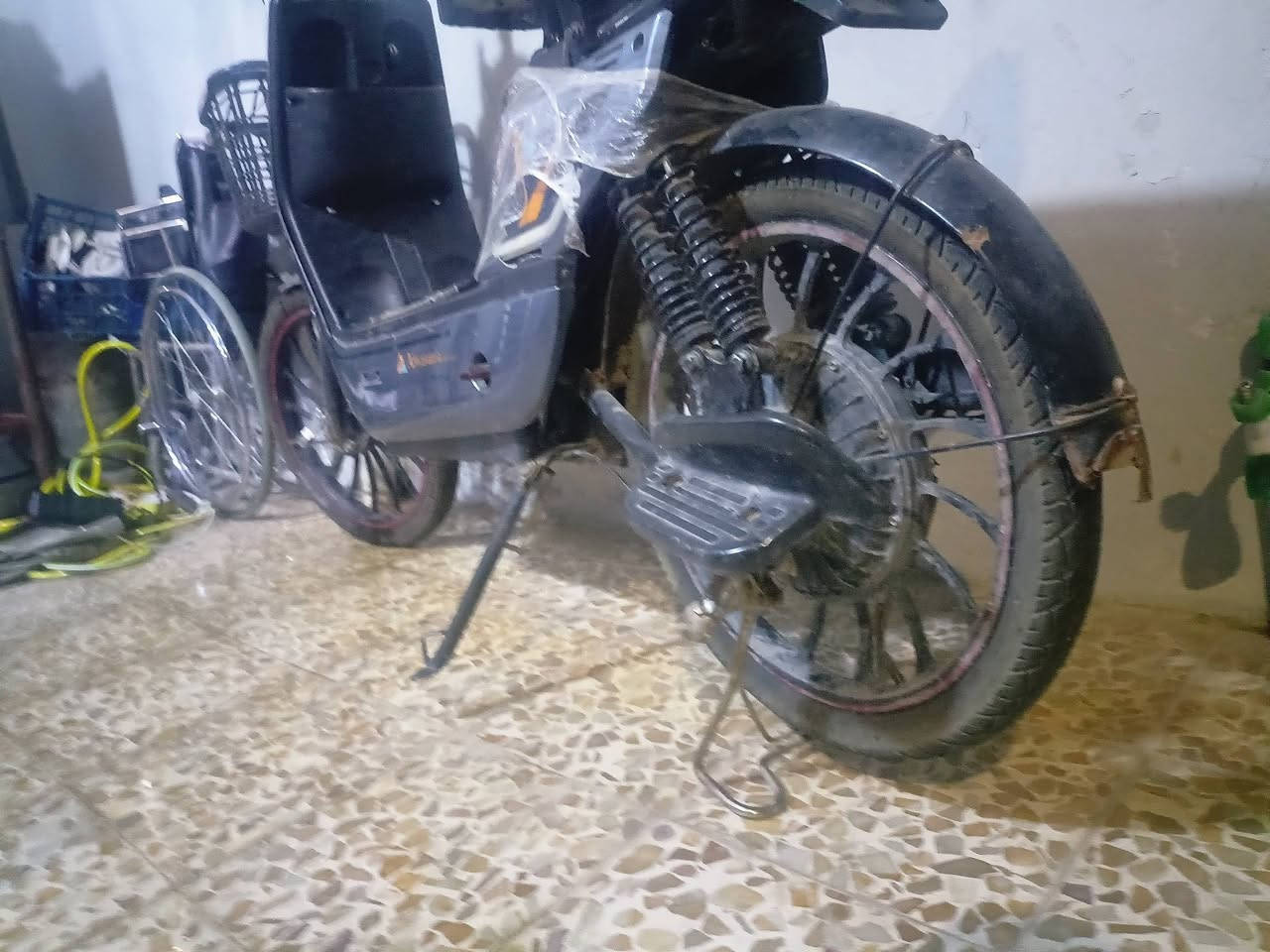 ماطور شحن للبيع حجم 20 بدون بطاريات
كلشي شغال اضويه اشاير 
شاحنه اصليه 
السعر 90
الم
