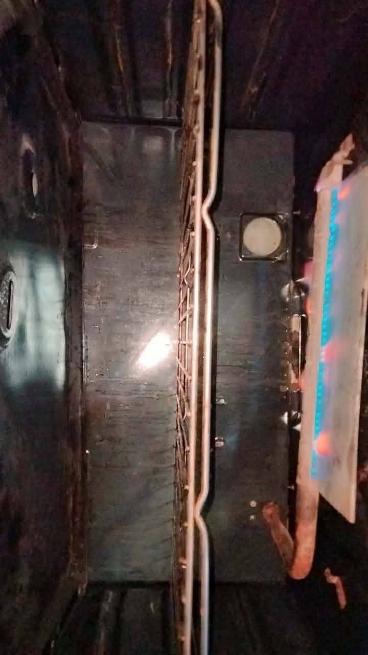 طباخ ماعرف شنو نوعيته شغال الفرن شغال.  مكانه الدوانيه شارع 30قرب جامع زين العابدين *********** عوزه سعر 75وبي مجال بسيط
