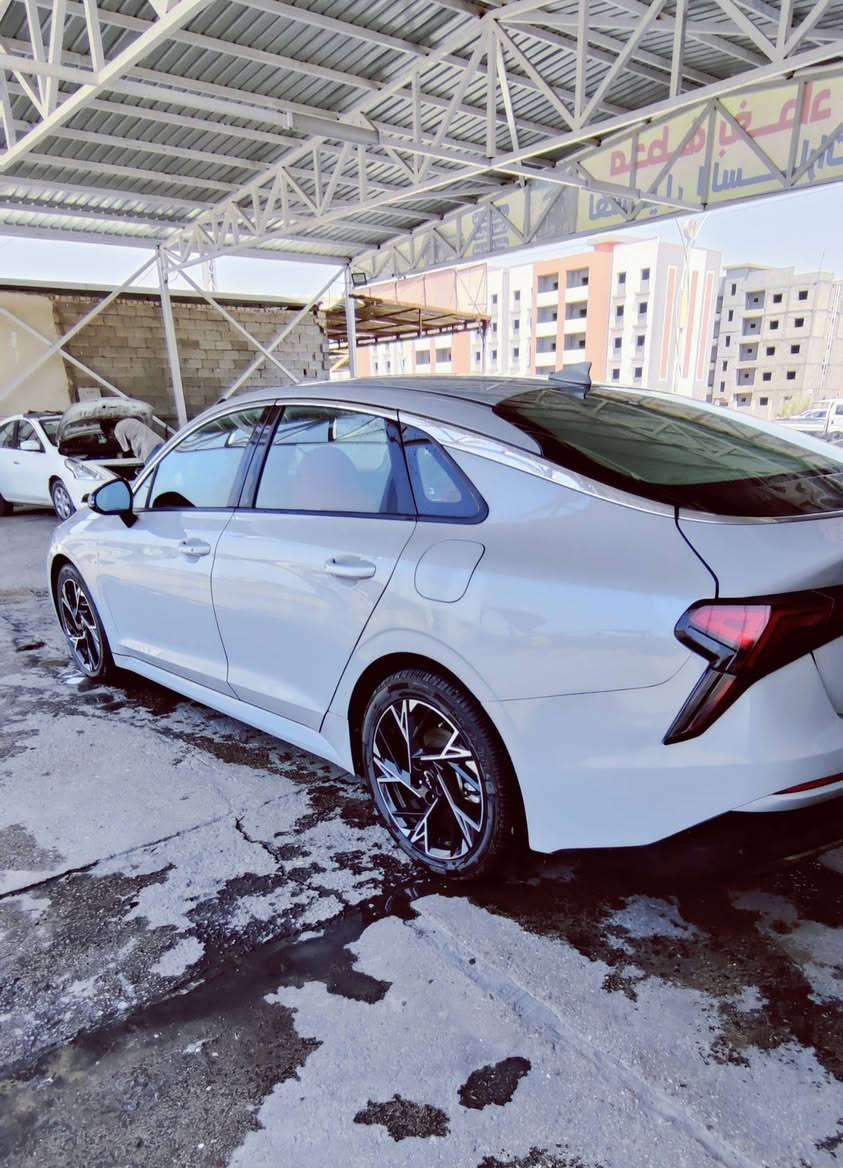 السلام عليكم
2025 ΚΙΑ Κ5, GT LINE لون سمنتي
محرك 2500 cc تنفس طبيعي
رقم بغداد حرة  هزة جديدة تحويل مباشر
ماشيه 23 الف ميل 
قمارة حديد داخل كشنات جلد رصاصي وابيض
شحن وايرلس 
كشن السايق كهرباء 
كشنات تدفئة
رادار امامي خلفي 
حساسات امامي خلفي 
سايد بريك بصمة 
اوتو هولد
بريك تلقائي
نقطة عمياء 
اشارة لد ترحيب عند الاقتراب 
صور الحادث بالمنشور و بجم كبس شركة وليبل واحد وبدون ايرباك 
المكان / الديوانية 
السعر 198 بيها مجال
*********** واتساب
*********** واتساب

نص مكتوب في الصور:
- Shot on OnePlus Powered by Quad Camera