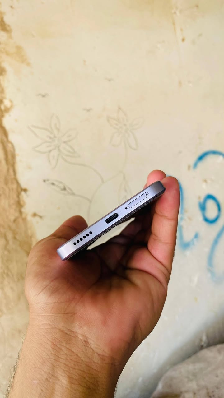 السلام عليكم جهاز غ اض كامله جديد مستخدم شهر مشحون 40 مرا 
🔥 REDMI NOTE 15 PRO 5G 🔥

📱 شاشة AMOLED ضخمة 6.83 إنچ
⚡ معالج Dimensity 7400-Ultra 5G
💾 12GB RAM + 256GB
🎮 أداء قوي للألعاب
🔥 PUBG Mobile حتى 120 فريم*
🖥️ دقة 1.5K + تحديث 120Hz
☀️ سطوع يصل إلى 3200 نيت
📸 كاميرا رئيسية 200MP + OIS
🔋 بطارية 6580mAh
⚡ شحن سريع 45W
📶 يدعم 5G
سعر 400 وبي مجال لشراي حك جيه 
شعندك مراوس الترا 22 وفوك 
مكان عوينات تكريت ***********
