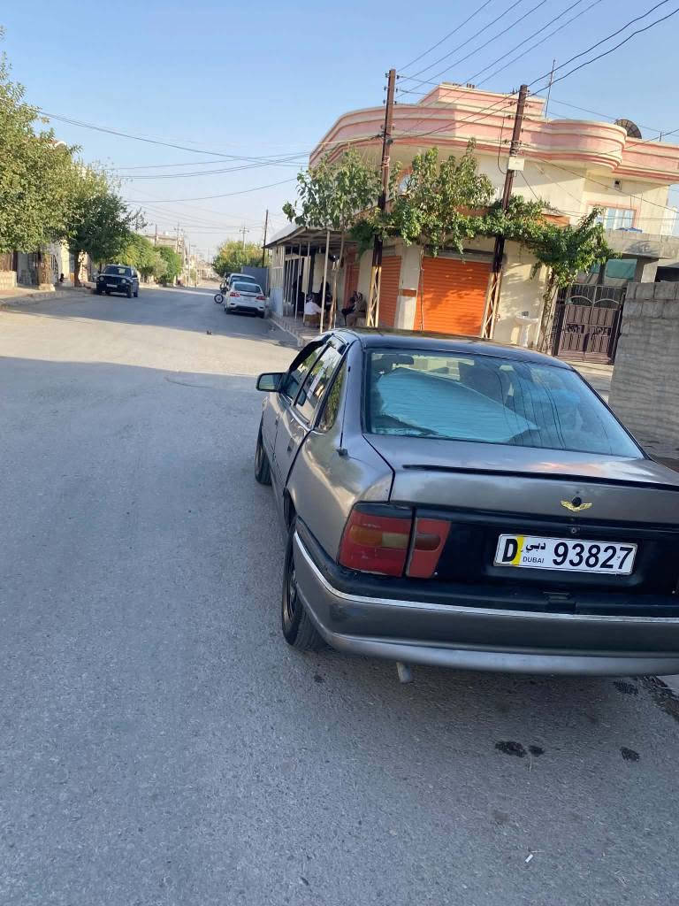 سڵاو خوات لیبت ئۆپل مودیل1990مەکینە 18
گێر و مەکینە بەشەرت موس و بڕاوەی بەشەرت 
کارەبی بەشەرت سەیارەکە زۆر جوان ماڵی دۆستە ئارمی پڵاستێک هەولێرە 
مالی فەقیرە 
ژم.*********** رانية, السليمانية
