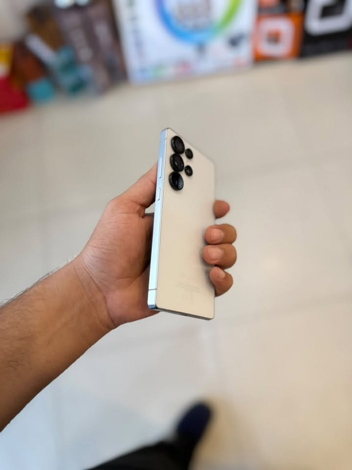 إسلام عليكم
S25 ultra 📱
الون ابيض 🤍
جهاز كلش نضيف شوف الصور 
ذاكرة 1 تيره ‼️
السعر 1.400 🔥
***********
