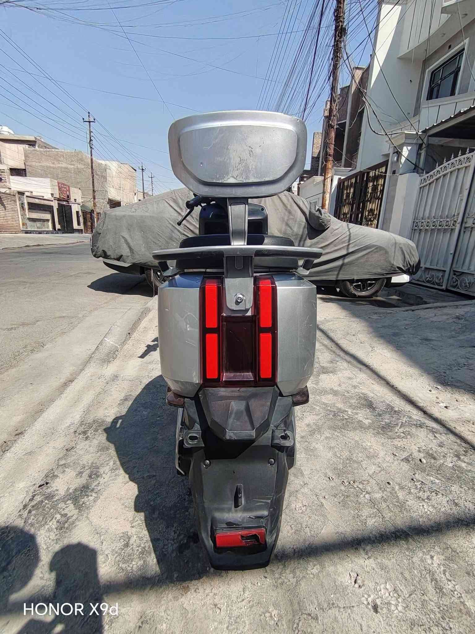 درجه شحن نوع ريان ﴿  وحش كون ﴾
=====================================
 مواصفات ......
6 بطاريات 
3نمر
نضام  ARS
لد امامي 
لايت عالي ناصي
نضام بارك 
نضام أر
دبل اشاره
سرعه 80
اشاير يمنه و يسىره
مديل 2025 
سعر 875  بيه مجال للشراي 
عنوان بغداد حي تجار  قرب أسواق مركزيه
لاستفسار ***********

