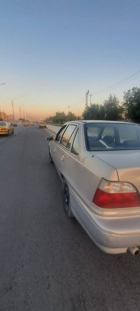 سلام عليكم دايو سلو موديل 95 
كير ومحرك خير من الله تبريد شغال 
رقم بغداد 
السيارة بسمي تحويل ثاني يوم
تصال واتساب ***********
السعر 30 وبيها مجال العنوان 
بغداد تقاطع النهروان
