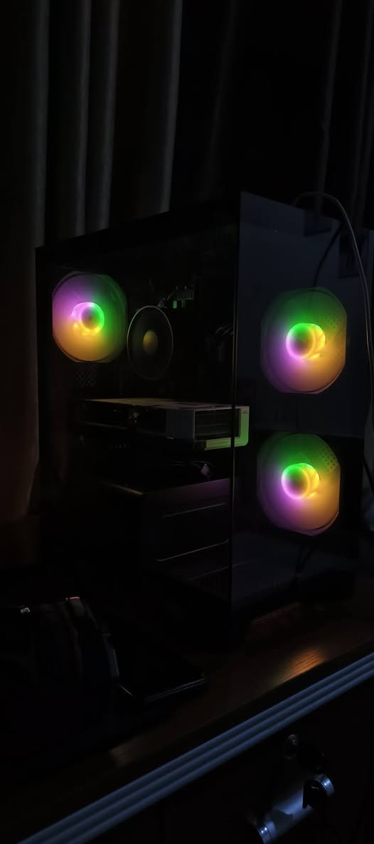 Pc للبيع
جديد ما مستعمل فقط 5 مرات مشتغل المواصفات مذكورة بل صوره 

للاستفسار واتساب فقط ***********
