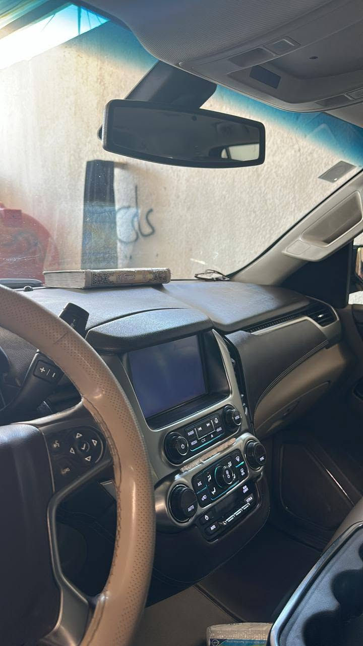 سلام عليكم سياره تاهو موديل 2019خيلجي سياره مكفولة بيه بس بارد رقم بصرة مواصفات LS سياره حلو مال جناي سعر 350بيه مجال وشراي يخابر راعيه أنه مكلف بل نشر وهاذ رقم راعيه *********** مكان البصرة
