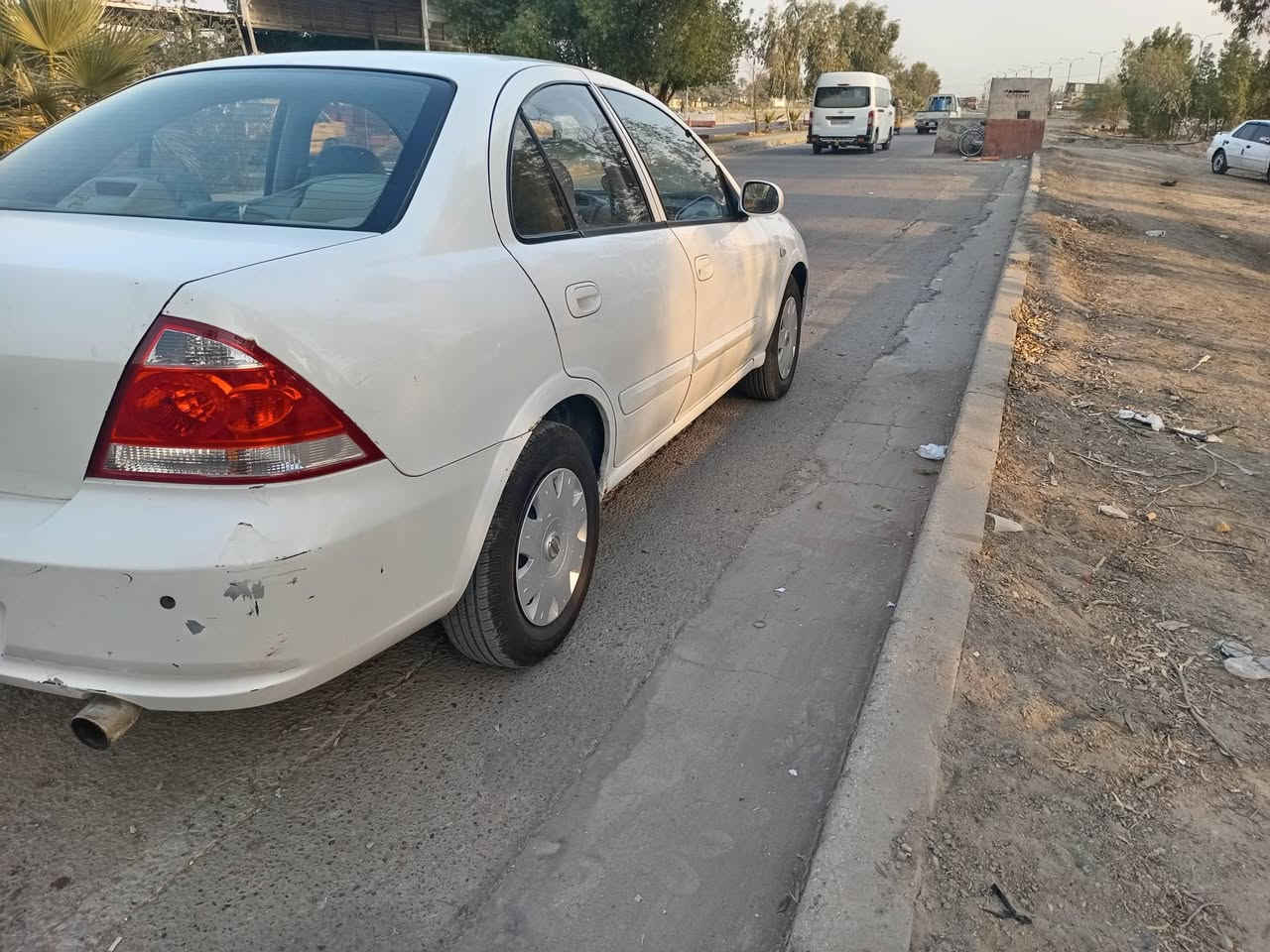 السلام عليكم نيسان سني للبيع موديل 2008 رقم بغداد الجديد بأسمي سنوية لل 29 محرك 1600 كير أوتماتيك تبريد ثلج صدر خلفي وامامي جديد تخم تاير باتري جديد سيارة جديدة بمعنى الكلمة ومال جناي بيها قطعتين صبغ فقط بدون دواخل نهائيأ السونار مرفق مع الصور السعر  76 وبيها مجال للشراي عنوان بغداد محمودية عل شارع العام للأستفسار هاتف *********** / *********** ملاحظة كورك بي واتساب
