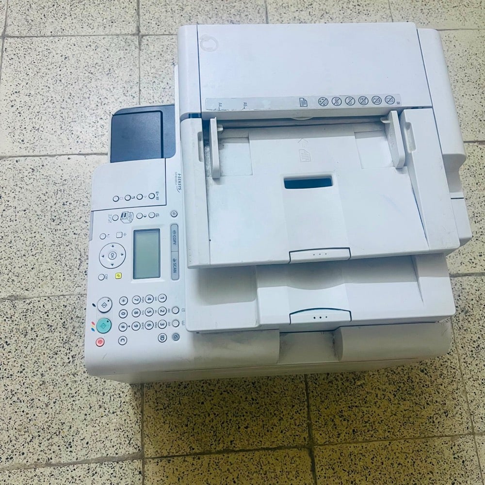السلام عليكم 
طابعة كانونi-SENSYS MF8450    canon
طابعة ليزرية باودر نظيفة كلش وما مستخدمها متروكة من زمان تحتاج فقط ميكانيك بسيط وحبر قليل
اقتصادية جدًا ونظيفة حيل حيل
وين موقعك بالعراق حتى المشتري يعرف يجي يستلمها أو يشحنها؟: 
كركوك وتوصيل موجود
شلون حالتها بالشغل هسه: تطبع/تنسخ/تسكن طبيعي لو فعلاً تحتاج تصليح ميكانيك قبل الاستخدام؟: 
لا تحتاج ميكانيك بسيط
الحبر/الباودر شكد بيها حالياً؟ وياها التونر الأصلي لو تحتاج تبديل قريب؟: 
قليل
وياها كل الملحقات لو بس الجهاز؟ يعني سلك الكهرباء، USB، والدرج/الملحقات كاملة لو أكو شي ناقص؟: 
سلك الكهرباء