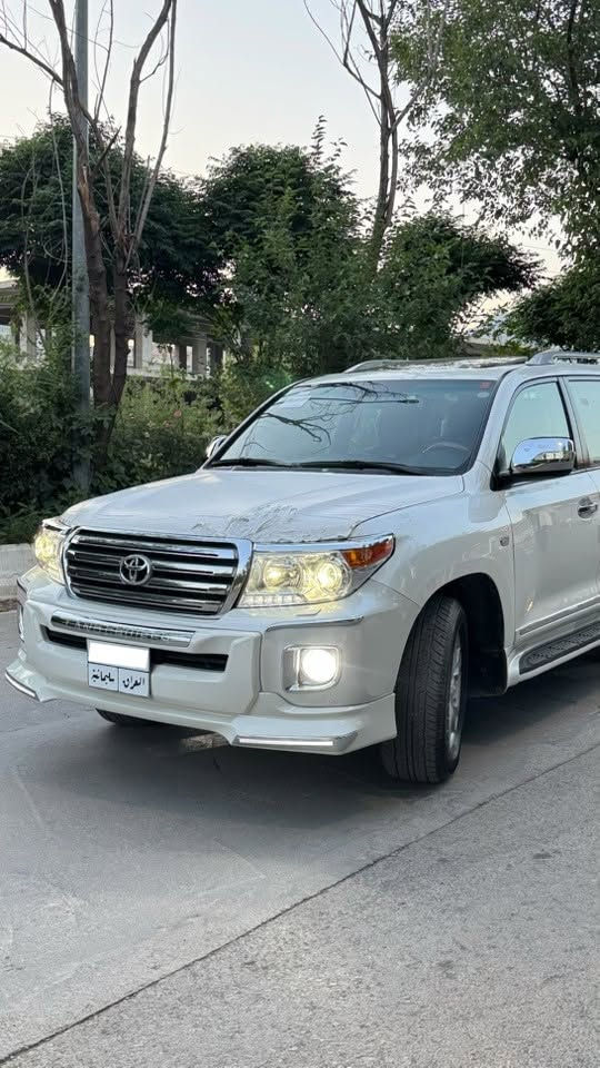 TOYOTA LAND CRUISER 2011 GXRI V6📦⛓️
قه پات مواسه فاته لە مۆدێلی خۆی
فیتێمی ستێنیە فولل مواسە فات. ٨ ئێرباگ
کوشن جلدی پاقلاوەیی  و کوشن کارەباییە
سڵاید و بەسمە و سەلاجە و کامێرایە 
چوار تایە و ویلی لۆکی لە ژێرە
سپێری لۆک 
کامل زینۆن بە بلاجکتۆرەوە 
سە یارەکە بێ مەسروفە چرکەی تیا نیە 
بەناوی. خۆمەوەیە 
کوشنو و سوکان و بە رە سەقفی لۆک لۆکە
گیرومەکینە ی برخوی لێ بانەدراوە، بەشەرت
دەبڵ ئەکسل کامل مەزبووت. 
وەک بۆیاخ:یەک بستی بۆیاخ هەیە لەسەر بۆنیت
٦٤٠٠٠کم حەقیقی ڕۆشتووە بەشەرتی ١٠٠ کۆمپیتەر
و فیتەر ،لە ٢٠١٤ەوە لای خۆمە 
سەیارەکە هەتا حەزبکەیت جوان و لۆک ماوەتەوە
بۆ سعری نامە بنێرە یاخود پەیوەندی بکە.

📞***********📞

