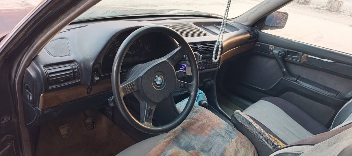 السلام عليكم Bmw مديل 90 بسم اخوية. تحويل مباشر.   كير عادي.   مكينة لا صرف ولا بخار بس ابيعك بيه كاز كيت. حماوة مابيه.ولا حته خابطة مي ودهن   حدادية.  صدرة الامامي زين الخلفي  بوش مو زينة  دبلات جدد شادله امامي خلفي.   عليه غرامه 250   /  على المشتري استلم صافي    سنوية نافذة ب 24.     كهربائيات شغاله     تبريد ماكو.   السعر.  25      ( رقم الهاتف   ***********  بيه وتساب.    ذاكر جميع التفاصيل الزين والموزين.  والرزق ع الله بالتوفيق  للجميع     العنوان ديالى بعقوبة. كاطون الرازي قرب سيراميك شعلان

