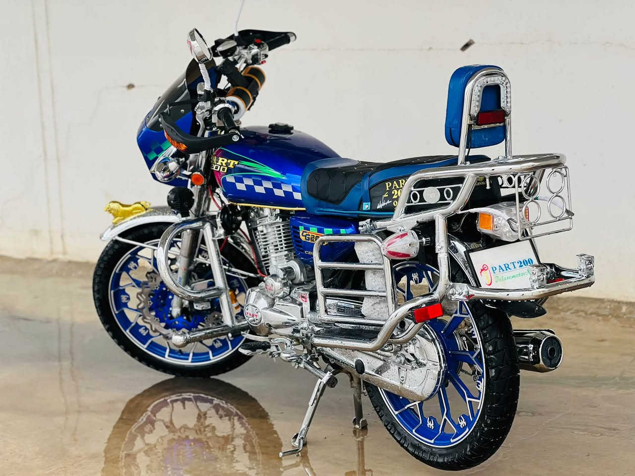 ️ ماتۆڕی PART بۆ فرۆشتن
🔹 قەبارە: 200 CC
🔹 مۆدێل: 2025
🔹 هەردوو تایەرەکە نوێن
🔹 تەنها 1000 KM ڕۆیشتووە
🔹 مەنەفێستی لەگەڵە
🔹 زۆر پاک و خاوێنە؛ لە وێنە و ڤیدیۆکاندا بە ڕوونی دەردەکەوێت
🔹 هەموو شتێکی سەر بە وەزعی شەریکەیە
🔹 دوو سویچی خۆی شەریکە لەگەڵە
🔹 کێر و مەکینە بە شەرت
🔹 ماتۆڕەکە بە تەواوی خاوێن و بە شێوەیەکی باش پارێزراوە

📍 شوێن: قەزار – بەردەڕەش
💰 نرخ: 975,000 دینار

📞 ژمارەی پەیوەندی***********
