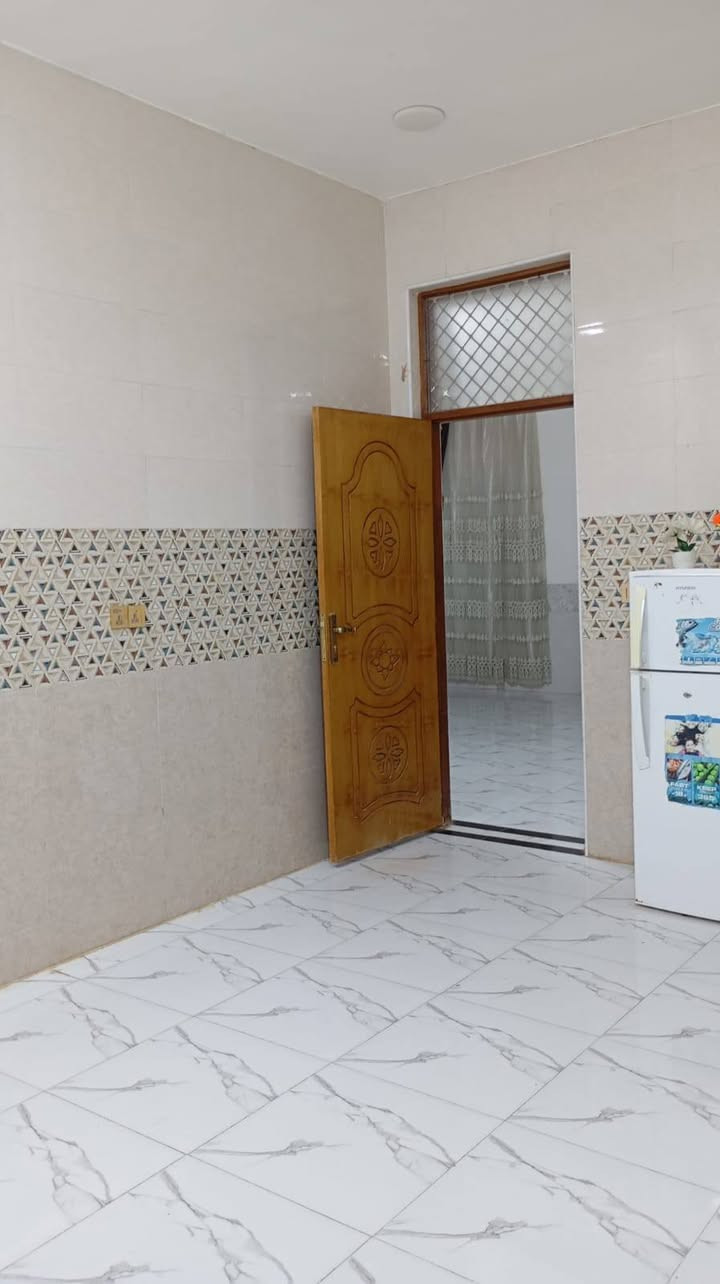 السلام عليكم
بيت للبيع في منطقة الكرادة طابو زراعي سند 25 مقابيل تارتان النخيل

( الجهة اليسرى)

قريب ع الشارع 

مساحة 170

بناء حديث طابوق 

الارضية رفت 

والسقف صب 

يتكون البيت من غرفتين نوم +مطبخ +استقبال+صاله +صحيات داخلية 
وصحيات خارجية 

اخوان أني مكلف بالنشر 

للتواصل والاستفسار اكثر الاتصال ع الرقم ‏‪***********‬‏
