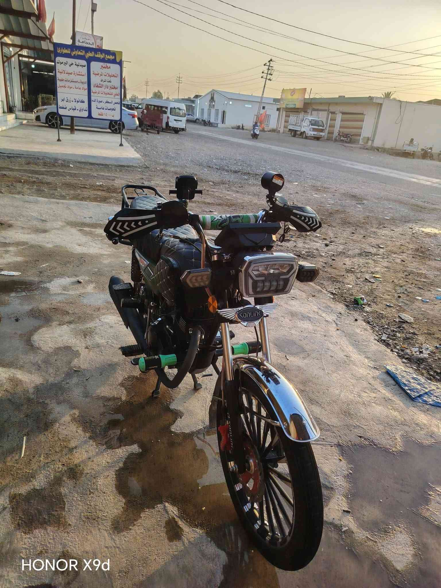 (مكلف) السلام عليكم دراجه لبيع موديل 2025طالعه ب2026 ماشيه 4000 أوراق كامله السعر مليون و100 وبيهه مجال المكان ديالى تقاطع الوجيهه الدراجة ( cpf) الرقم ***********

نص مكتوب في الصور:
- HONOR X9d