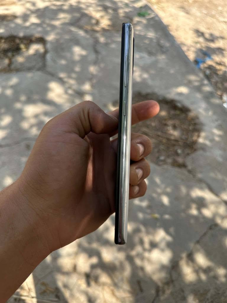 جهاز galaxy A51 
ذاكره 128 رام 6
بطاريه 5000 تايب سي
جهاز عل وضع شركة مامفتوح مابي اي عيب
للبيع سعر 90 الف بي مجال 
شراي اتصل *********** كركوك, العراق
