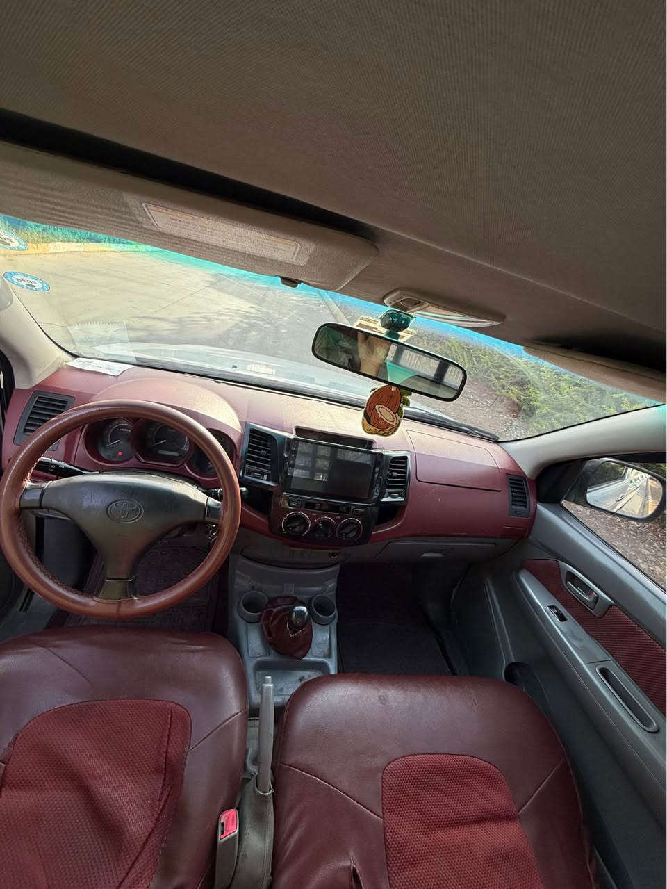 تؤيؤتا مه رزييه تاك. 
مؤديل ٢٠١٠ سعودى ناوسور. شانسى ١٩ ى مه ر غوب. 
دوو پارچهى ره شه  و هه نيئك ورده دعديلى هه يه. سه نه وى نوئ يه و به ناوى خؤمه  تا ٢٠٣٠ 
چه مچه. جلال عداده   سعر ١٣٠ گه لاو. مه عامه له يه كى برا 
***********
***********يانه رانية, السليمانية
