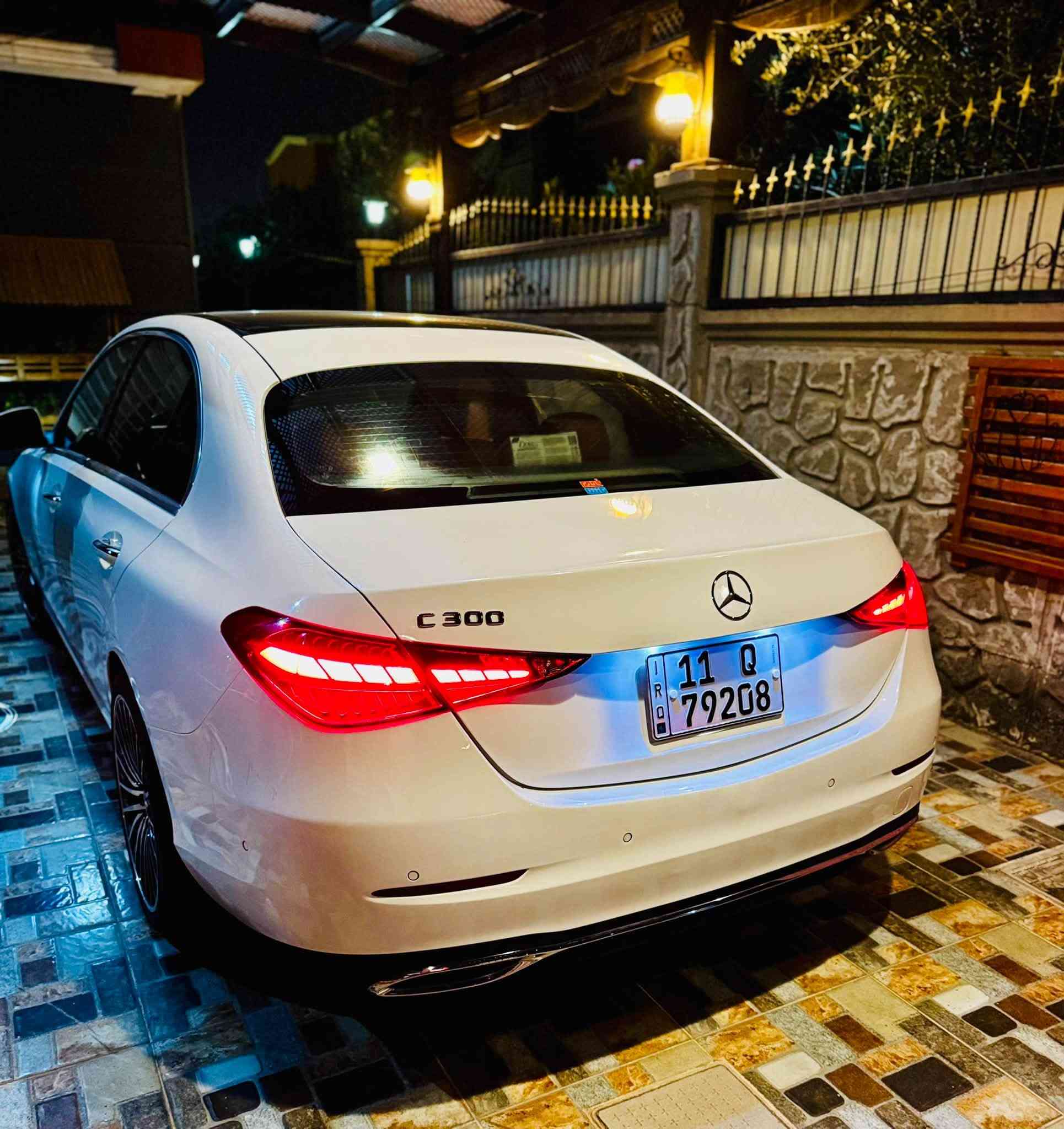 السلام عليكم
مارسدس c300 وارد امريكي حادث جاملغ وجزء من البنيد بدون شواصي بدون دواخل وجتي كلير من امريكا قبق جنطه 
فول مواصفات 
موديل 2022
بانوراما 
5 كامرات 
جلد برتقالي بلادي 
داخل 64 لون 
رادارات جانبي وامامي وخلفي 
حساس امامي خلفي 
تدفئه وتبريد كراسي 
فول مواصفات متنذكر ماشيه 60 الف
رقم الشاصي بالصور 
رقم بغداد 
السعر 28500$
اي تستفسار 
***********
