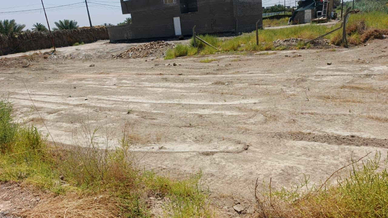 قطعه للبيع مساحة 600متر أو حسب الطلب سكنية وكافة الخدمات ورديه داخل شارع ابن الحسن السعر المطلوب73وبيه مجال الاستفسار***********
