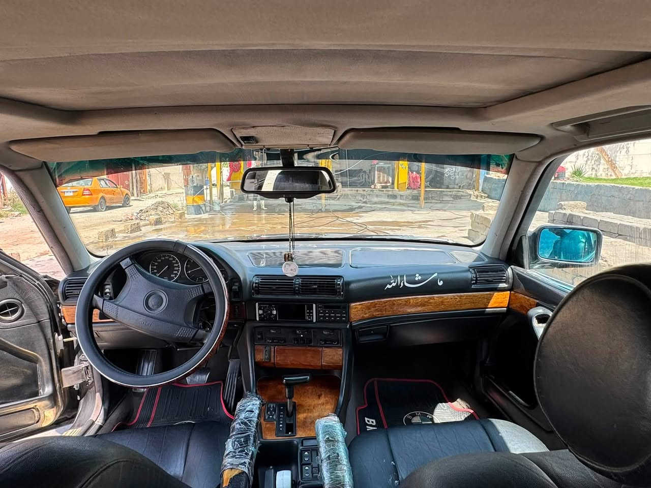 للبيع فقط✨BMW 730 V8 ✨لون اسود كحلي
فول اوتو مديل94✅ 
 بخ جماليه مصبوغه اول صبغه✅
تبريد تدفئه قطعتين شرط ✅
بجم عريض ✅
دبل جكمجه✅
كشنات كهرب جلد تدفئه امامي خلفي ✅
خزن ميموري للكشنات ✅
محرك 8 شرط كير شرط✅
حماوه ثابته اقل من النص ✅
طخم كامل جديد✅
طخم تايرات جديد✅
✅ABSشغال
سنتر لوك ✅ 
كابون بانزين ✅
رقم انكليزي ✅
سلايت 3 وضعيات ✅
4جامات كهرباء✅
لايتات بلادي شركه✅
بدون خياس✅
صاج بلادي مو لزك ✅
مكفوله  والكص✅
✨فول السياره✨

سعر السيارة 60 قفل 

***********
