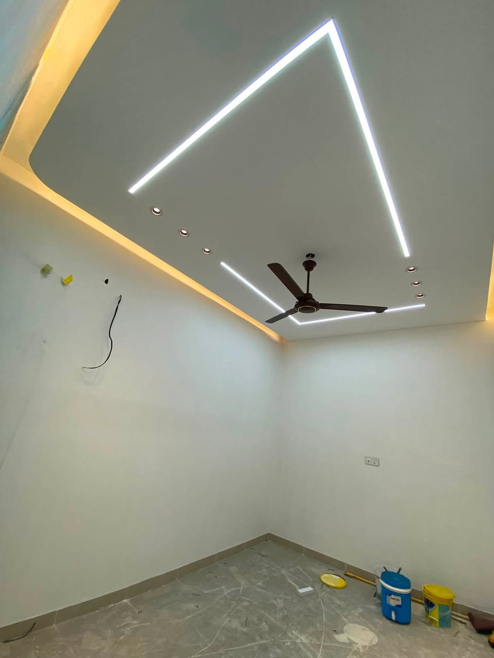 الحمدلله تم. اكمال بيت الاخ حمزة الحنين  ا حسب طلب الزبون نشاء الله  ينال إعجابكم 

رگم جبس بورد  +انارة مخفية +بروفايل +سبوت لايت 

يطلعلك هيج 

للحجز  وتواصل. *********** يوجد واتساب
