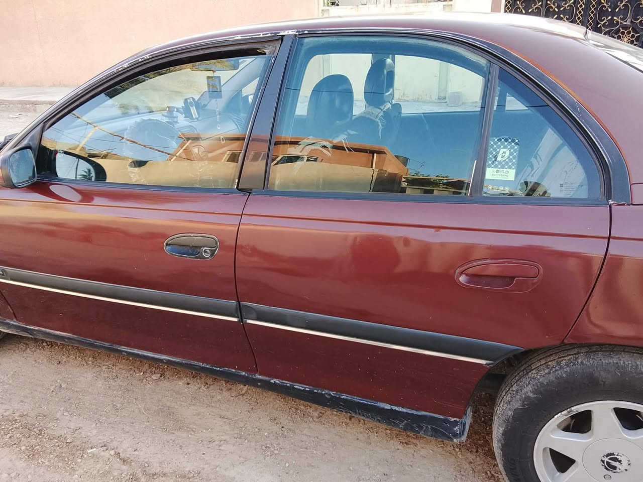 السلام عليكم
اوبل بزون موديل 96  رقم سليمانيه انكليزي سنويه جديده محرك بطه 2500 صدر تايرات كير محرك بشرط تبريد تدفئه للاستفسار الاتصال بالرقم ***********
السعر 47وبي مجال بسيط للطيبين عنوان السياره ديالى خانقين
