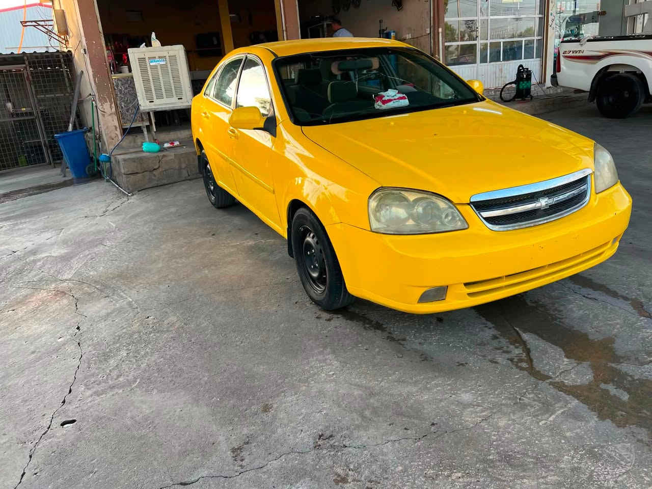 سلام عليكم
اوبترا مديل 2006
موسسه رقم صدامي 
صبغته جديده 
كير محرك شرط 
طخم تايرات جديد 
ضرر مال تحرير 
تبريد شغال بي بي ليك 
كهربائيات كله شغاله 
مطلوب هيئه تريد صافي تريد هيج
السعر (٥٥)بيه مجال
***********
