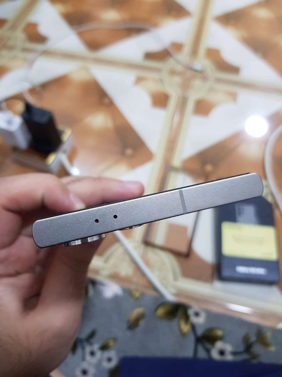 السلام عليكم
جهاز s24 ultra ذاكرة 256 ضمان عين الفهد 
كامل ملحقاتة بحالة الوكالة ما بيه اي شخط 
السعر 950 بيه مجال للإستفسار ***********
