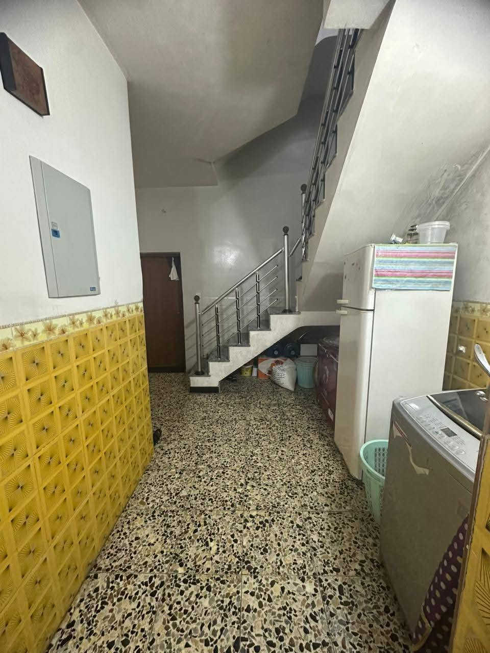بيت للبيع مساحة 100 نزال 20 واجهة 5
طابقين  مكون من 3 غرف +حمامين و حمام خارجي 
طابو زراعي سند 25 +نظام مجاري +ماء نضامي +تبليط +قريب من سوق الميكانيك 
الموقع/حي آسيا الزراعي قرب متوسطةنابلس 
الرقم  للتواصل والاستفسار/***********
