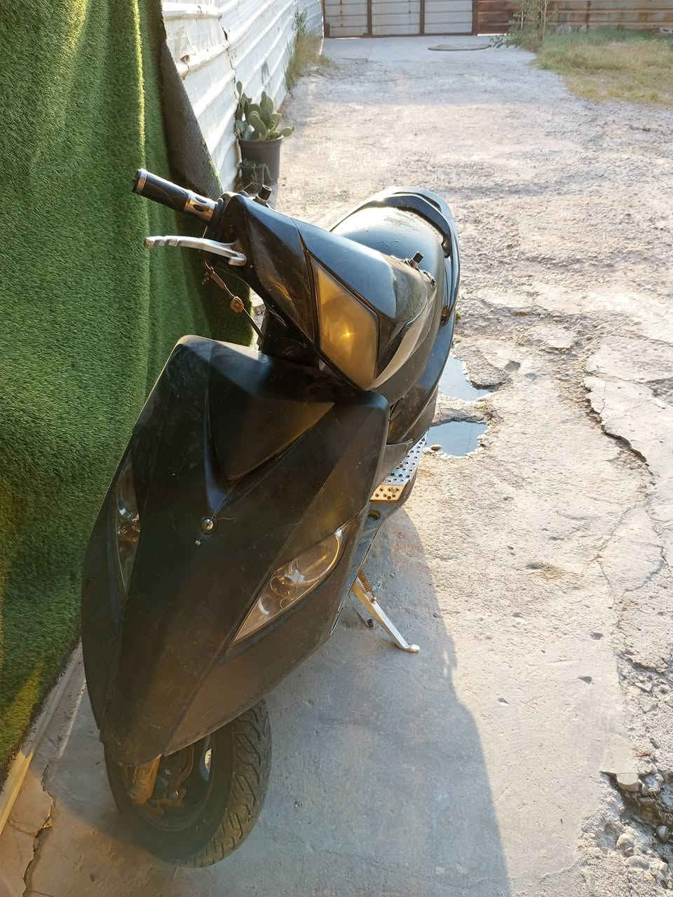 دراجه ماكس ثعلب مكينتها نظيفه مابيها شي بس اني هاملها اريدها 250مال مستعجل وبيها مجال ***********
