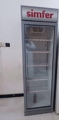 ثلاجة • للبيع