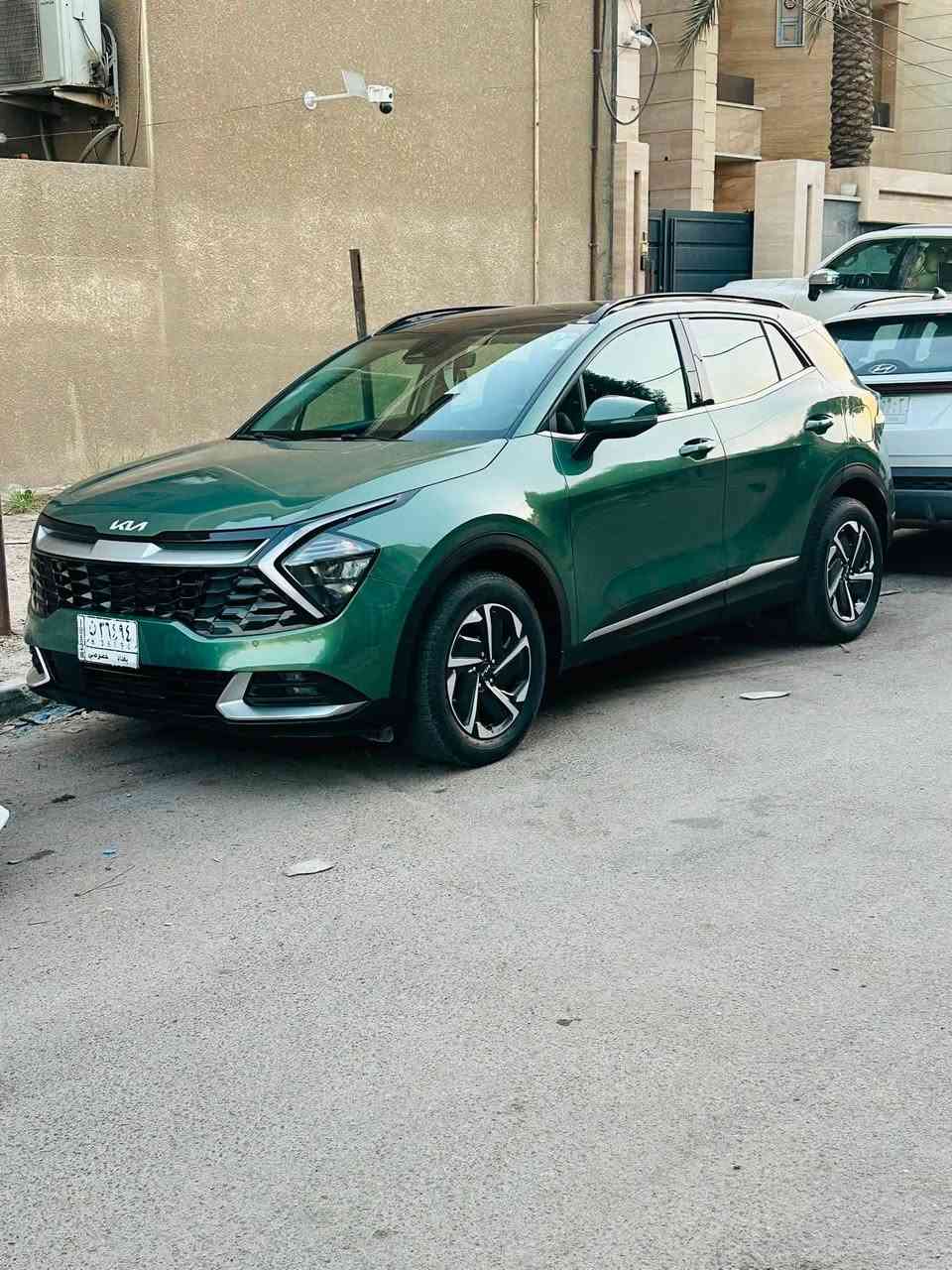 السلام عليكم
سبورتج hev 2024 هايبرد تيربو 1.6 مكفولة فول الفول

اخذتها زيرو ع ايدي مشتها  ٦١ الف كيلو من شركة suv  ملعب الشعب 

المواصفات عالم ثاني متتقارن بأي سبورتج 

ليد داخلي انت تتحكم بلون الي يعجبك

ستيرن وكشنات تدفئة تبريد 

اوتو هولد 

نضام مرتفعات

رادارات حساسات

سماعات صوت رهيب

تحكم بلاشارة تريدها رمشة او رمشتين او ٣

سيارة متعة بمعنى الكلمة وراح ارفق العقد بيش اخذتها 

الي يريد يتواصل هلا بي 

***********

