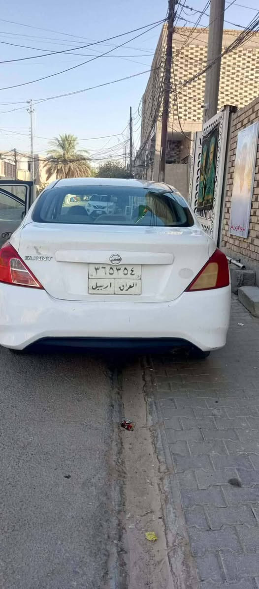 السلام عليكم
نيسان صني موديل 2014
بيه الجاملغ الخلفي الحداديه جديد التبريد شغال السياره جاهزه ما ناقصه شي 
السعر 68 ورقه
للستفسار *********** كوفه حي ميسان
