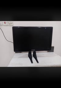 شاشة ٢٤ بوصة • فول اتش دي • HDMI وDP