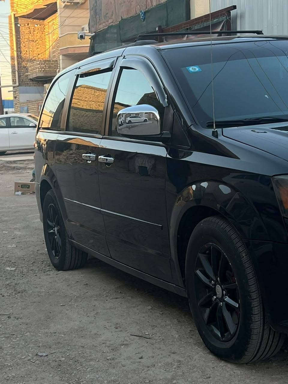 ‏‪***********‬‏
‏‪
السلام عليكم دوج كرفان موديل 2016 فىئه sxt  سعره135 وبيه مجال

تبريد ٣ قطع

أبواب كهربائية 

جنطه كهربائية 

جام كهربائي 

منظومة غاز 

كشنات سياحي

فرس وسطي وفرس سقفي

٣ شاشات عرض

تحكم بالستيرن جهتين

محرك وكير شرط الفحص

السياره فول ماعدا الكشنات مو جلد

حادثة بنيد وجاملح الايمن ومبدلات بامريكا اصلي
