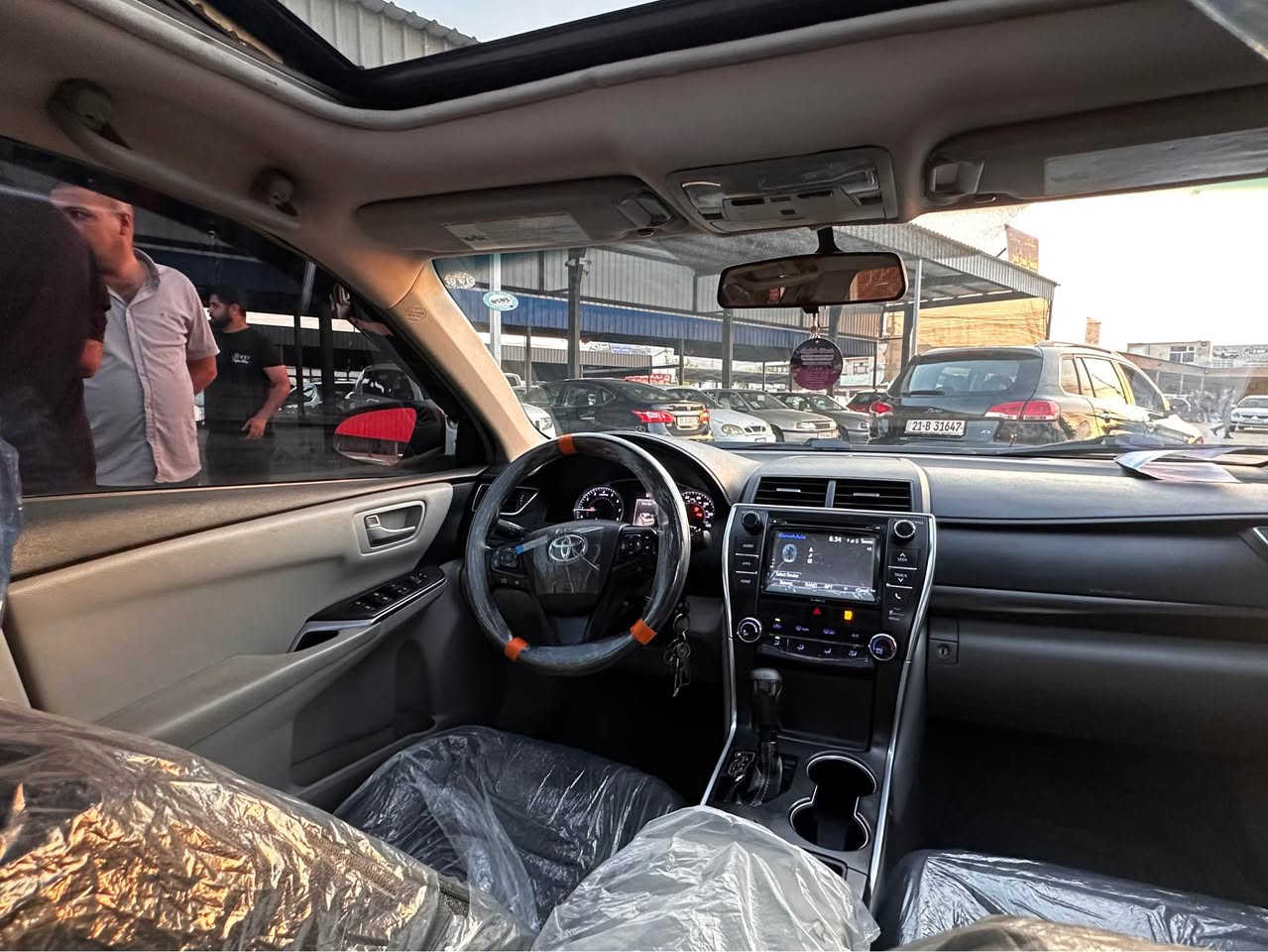 Camry 2017 XLE
گێڕو مەکینەو تەبریت بەشەرت
فوول مواسەفات XLE
سۆنەرەکەم داناوە
سەنەوی تازەیە
110$
*********** السليمانية, العراق
