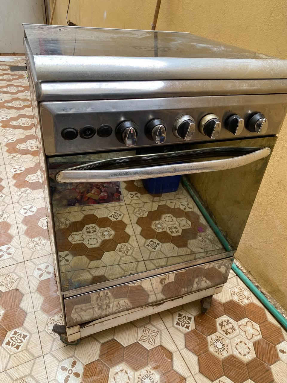 كاونتر سنك ١٫٥م • طباخ ٤ عيون • ثلاجه صغيره