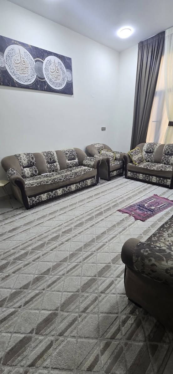 قنفات مستعمله للبيع عشر انفار بحاله متوسطه
السعر 200 استفسار ***********
