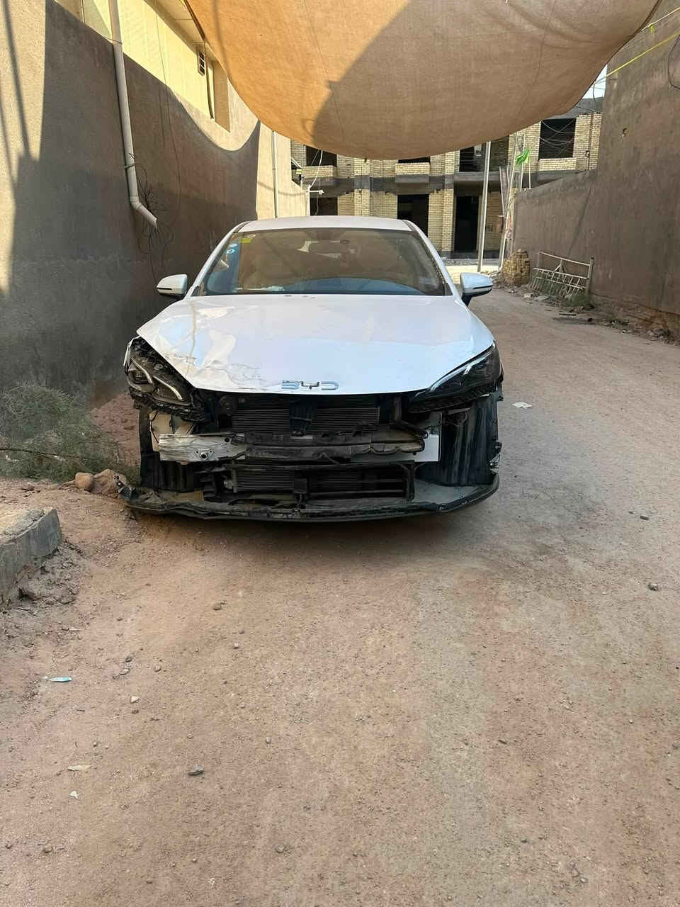 للبيع
ماشيه 18 الف
القطع المتضرره 2
بارد 2
رقم مثنى 
الاستفسار تواصل ***********
***********
