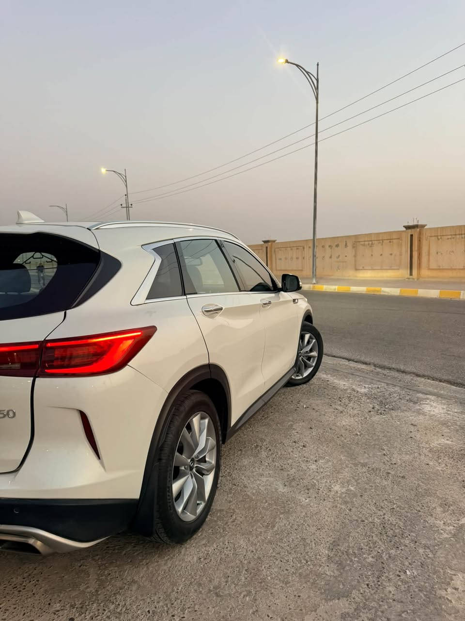 � للبيع او المراوس إنفنتي QX50 2022 فول أوبشن 🔥
وارد امريكا | ضررها صندوق مصلح نفسة يعني صبغ قطعة وحده

🔧 محرك VC Turbo

⚡ سعة 2.0 تيربو | سريعة ونشطة جداً

📍 رقم بغداد انكليزي | تحويل مباشر (مشروع وطني)

━━━━━━━━━━━━━━

🔥 المواصفات والتجهيزات:

• محرك VC Turbo فول مبدل جديد 2.0 Turbo

• بانوراما (سلايد كبير)

• شاشتين حجم 8 إنج

• مرايا النقطة العمياء + مرايا قلاب

• كامرات 4 (360 درجة)

• تشغيل عن بُعد + تبريد حسب حرارة الجو

• تشغيل بصمة

• كراسي كهربائية + ذاكرة للسائق

• نظام صوتي راقي

• إنارة زينون بالكامل (ناصي وعالي وبروجيكتر وكالة)

• باك لايت LED بالكامل

• صندوق كهربائي شفط

• كير طيارة كهربائي

• ستيرن كهربائي + تدفئة

• مقاعد جلد مع تدفئة

• تكييف قطعتين (مناخ منفصل)

• ويل حجم 19 مع تخم تايرات جديد

• حساسات إطارات

• حساسات أمامية وخلفية

• رادار + نظام مانع حوادث أمامي وخلفي

• أوتو هولد

• سايد بريك إلكتروني

• درايف مود 4 وضعيات

• ماوس تحكم بالشاشة والخارطة

• ميموري ذاكرة خزن للسائق

• قيادة مساعدة عند تفعيل وضعية الكروس

• دشبول وأبواب جلد

• إيرباك عدد 8

━━━━━━━━━━━━━━

📊 معلومات السيارة:

🔹 التايرات: تخم جديد

🔹 السيارة جاهزة من جميع النواحي

🔹 تستلمها كاملة وجاهزة

🔹بسعر مناسب جدا

📞 للاستفسار والتفاصيل، مراسلة خاص

***********
