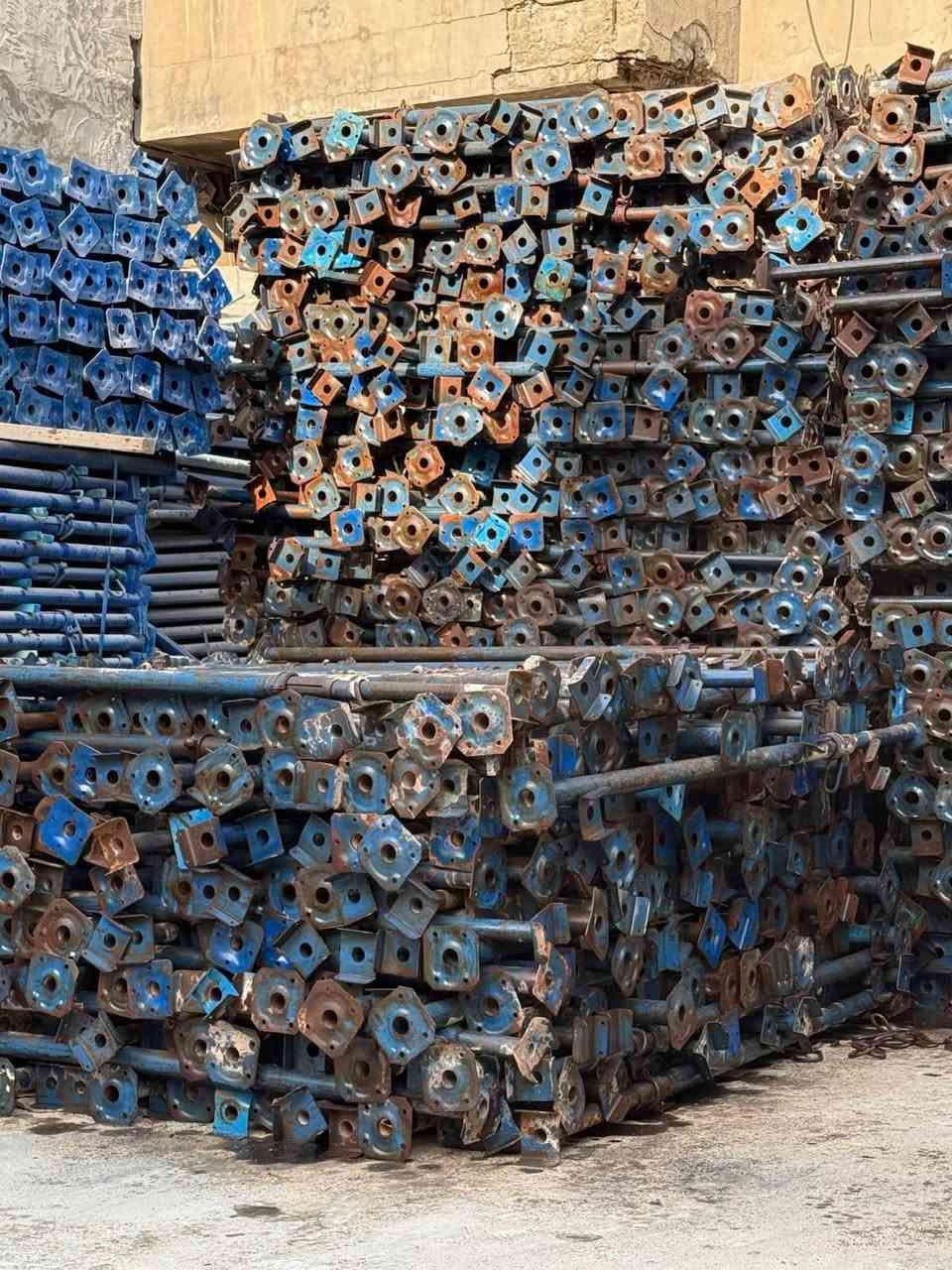 مكتب عبد شطب لتأجير وبيع وشرا ء كافه مواد الانشائيه جكات وسكلات ودنك وفخات وبولطات ***********
