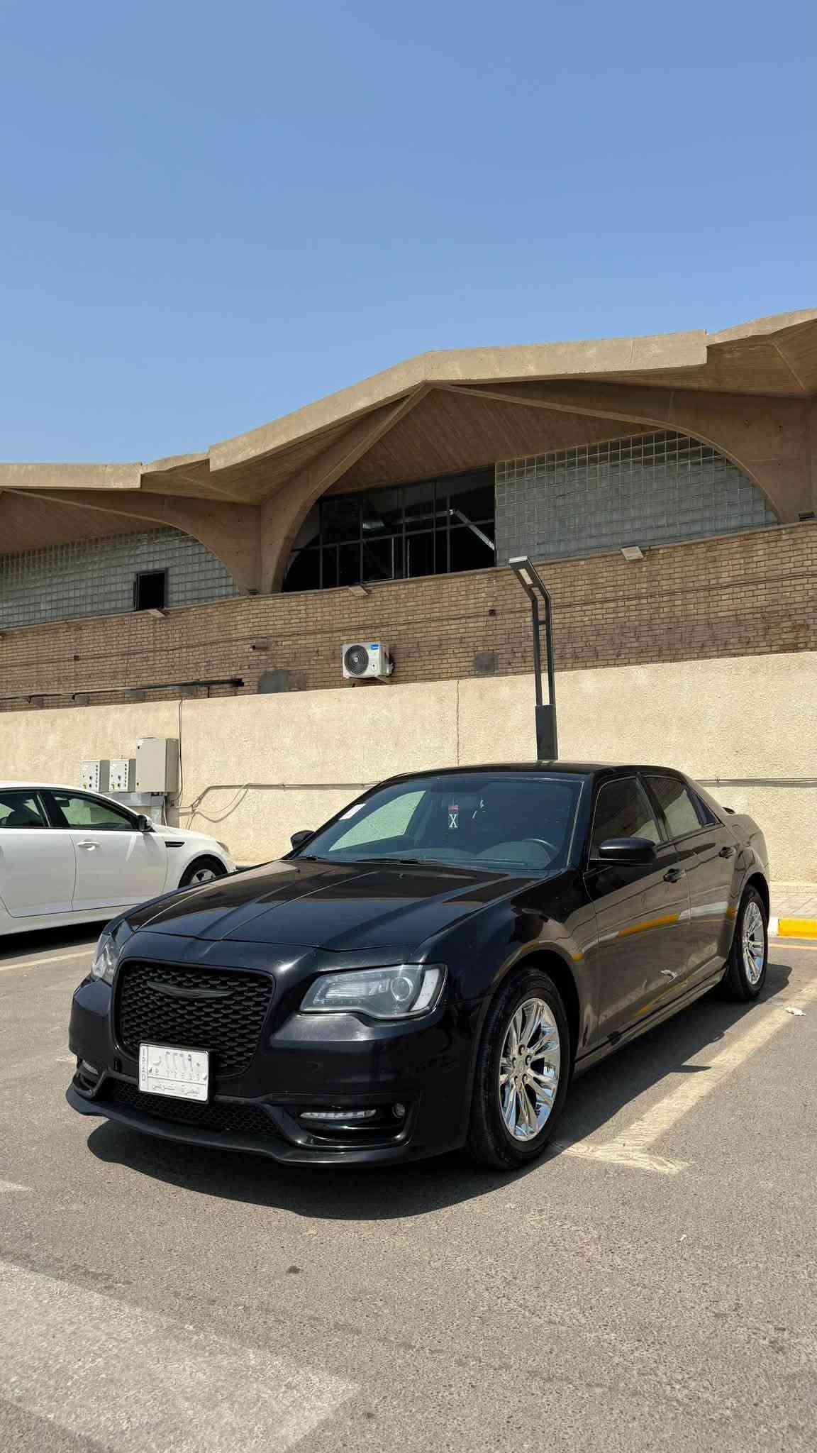 سلام عليكم كرايسر اوبامه 2014 اصل بيهه حادث هلا ل جاملغ خلفي بلجاملغ الامامي بدون فتح مكان بغداد  ***********
