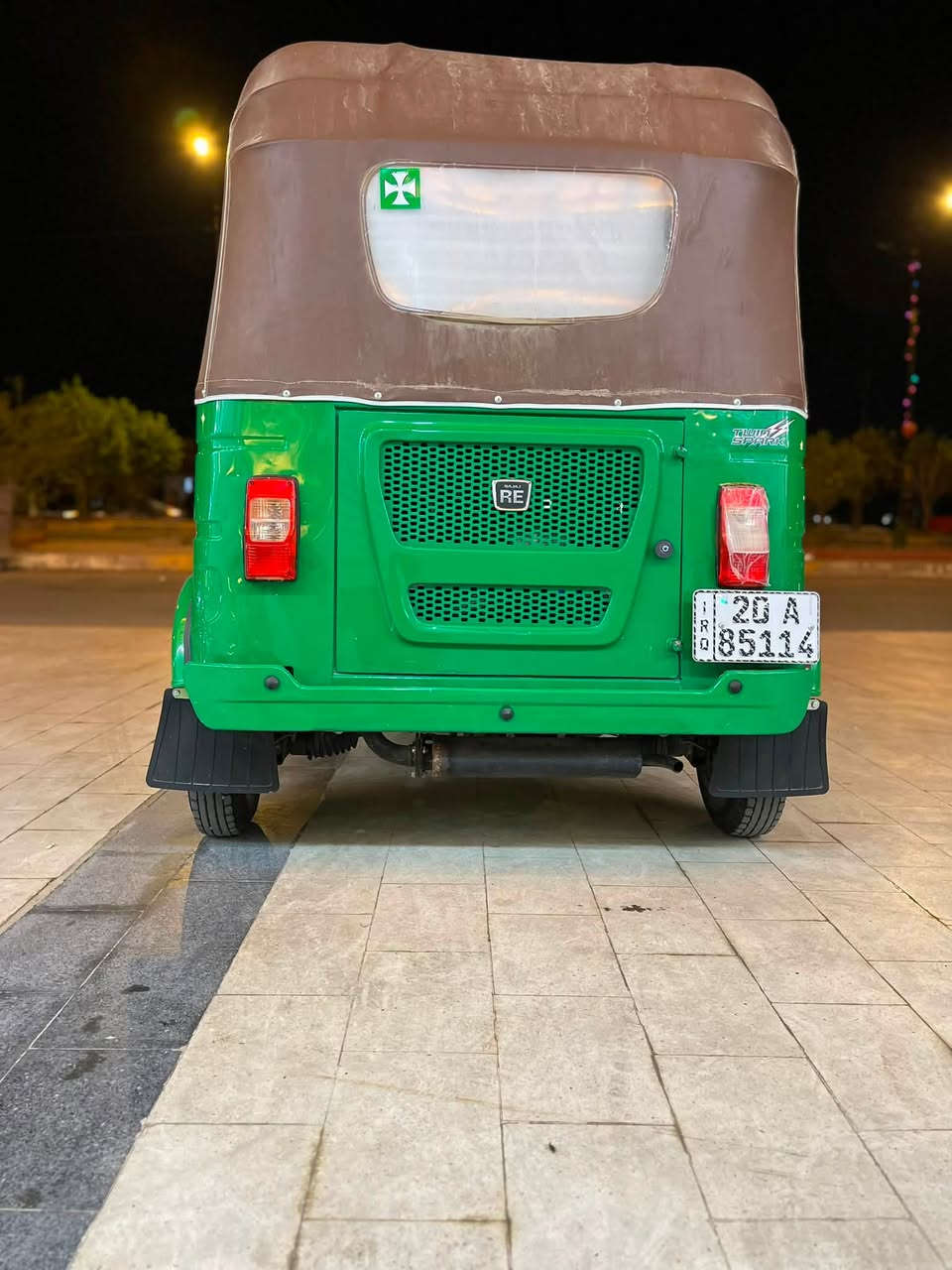تكتك للبيع موديل ٢٢ شهر ١٢ 
كفاله عامه سعر خاص 
رقمي ***********
