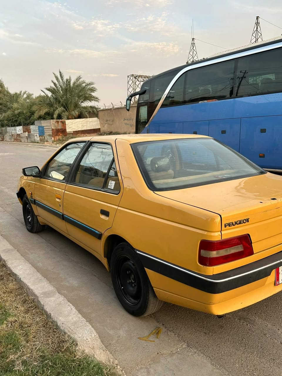 بيجو لاميس • ٢٠١٥ • عكس السايق