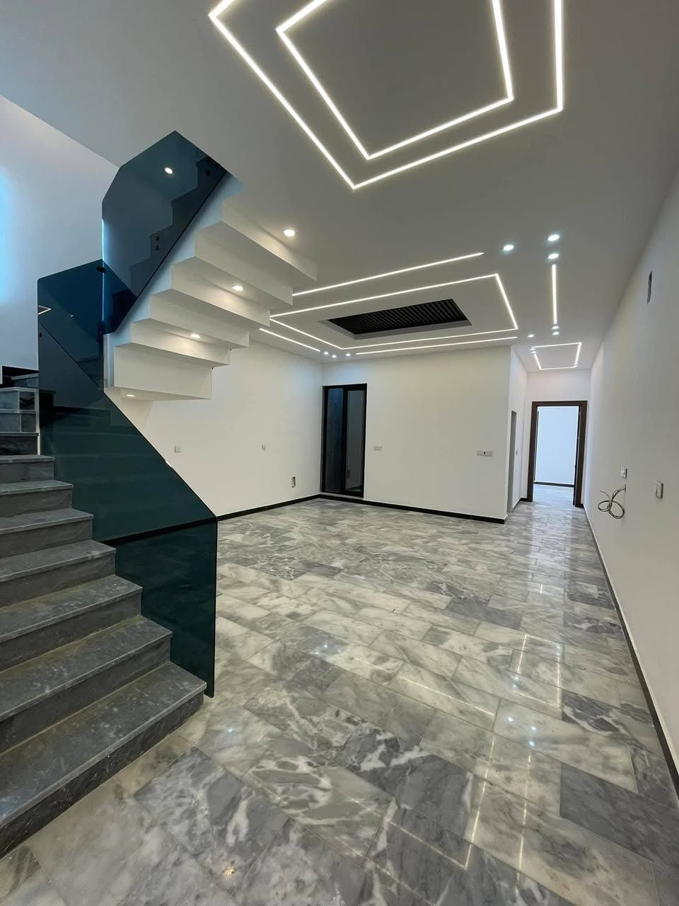 السلام عليكم ورحمة الله وبركاته
سلمنا بيتك 🏤🏫نسلمك 🔑
تعلن شركه #بوابه #الامل #للمقاولات #العامه #والترميم عن #عروض #الأسعار لديها 📃🏤🏤🏤🏤🏤
أسعار البناء لدينا تشمل👇👇 
#تندر مواصفات وسط #تسليم مفتاح 🔑
1_بناء منزل مساحه100 متر طابق واحد تكلفه 35 مليون نقد
2_ بناء منزل مساحته 150 متر طابق واحد تكلفه 45 مليون نقد
3_بناء منزل مساحته 200 متر طابق واحد تكلفه 55 مليون نقد
4_ بناء منزل مساحته 250 متر طابق واحد تكلفه 70 مليون نقد 
5_ بناء منزل مساحته 300 متر طابق واحد تكلفه80 مليون نقد 
*****************************************************
1- بناء منزل مساحته 100 متر طابقين تكلفه 65 مليون نقد
2- بناء منزل مساحته 150 متر طابقين تكلفه 85مليون نقد
3- بناء منزل مساحته 200 متر طابقين تكلفه 105 مليون نقد 
4- بناء منزل مساحته 250 متر طابقين تكلفه 135 مليون نقد 
5- بناء منزل مساحته 300 متر طابقين تكلفه 150 مليون نقد 
***************************************************
#ملاحضه 
هناك عقد رسمي بين الشركه وبين صاحب المنزل تذكر فيه جميع المواصفات والفقرات المطلوبه وحسب التندر المتفق عليه 📃
1_ الدفع يكون على حسب نسبة الإنجاز في العمل 
2_ مده التسليم تحدد في العقد بين الطرفين حسب العقد
***********
#ملاحضه
يوجد لدينا جانب اقساط لكن بمقدمه قدرها نصف المبلغ والباقي تسديد شهريا حسب الاتفاق 
*************
للتواصل معنا مراسله صفحة 
او زياره #موقع #الشركه
للاتصال ***********
واتساب***********
