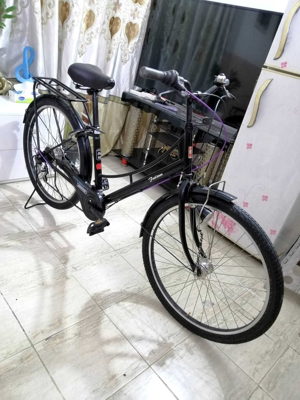 السلام عليكم باسكل بالة اوزان تاير عريض يتحمل وزن 150
بايسكل 🚲 ياباني بالة أصلي (شغل نظيف)
​المواصفات: ​كير 7 نمر حساس امامي 
​اللون: اسود لامع ​الحجم: 27 ونص  
​الإطارات:  أصلية نقشة واحدة سيباية عضمية
​الملحقات: لايت داينمو امامي + قفل تاير خلفي اصلي
​📍 المكان: بغداد حي الجهاد
📞  تواصل واتساب *********** 
يوجد خدمة توصيل كل المحافضات 🚖
