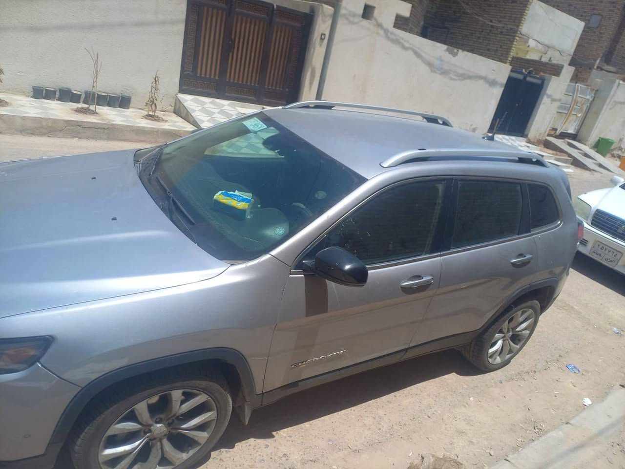 مرخصت مدير الكروب جيب بزون الفين وتصعطعش فول مواصفات مدينه بيه صوت انبيعه هيج رقمه اسليمانيه بسمنه سنويه لواحد وعشرين مكينته الفين تيربو مكانه بلعماره  للأستفسار *********** سعره100بيه مجال
