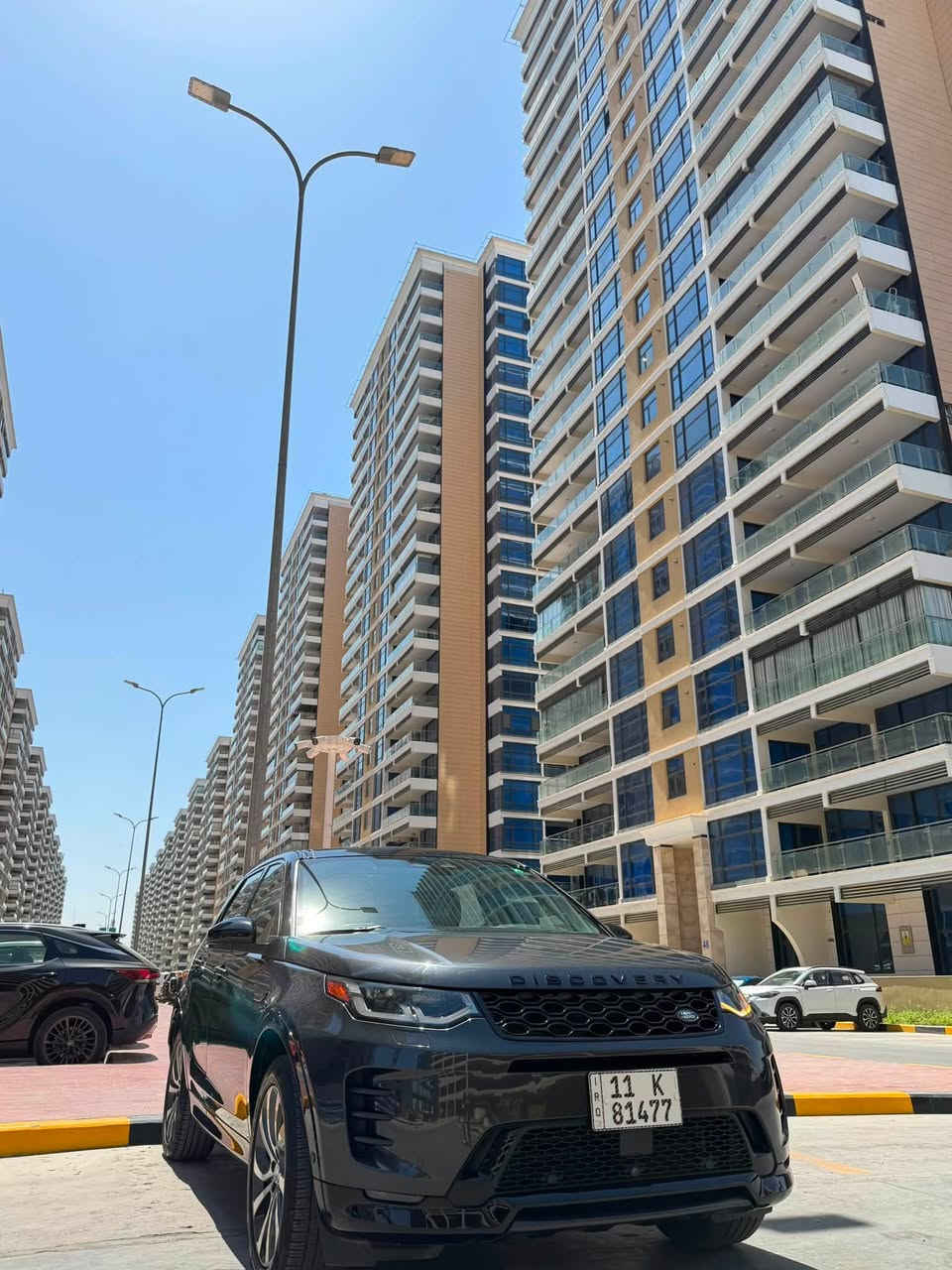 🚘 للبيع رانج روفر ديسكفري 2024 🔥
✨ فول مواصفات ✨

• موديل 2024
• فول مواصفات
• داخلية فخمة وراقية
• شاشة ومزايا ترفيهية متكاملة
• كاميرات 360°
• حساسات أمامية وخلفية
• فتحة سقف
• جلد فاخر
• مقاعد كهربائية
• تحكم بالمقود
• أنظمة أمان ومساعدة للسائق
• تشغيل بصمة / دخول ذكي
• دفع رباعي
• تكييف قوي وتبريد ممتاز ❄️
• مواصفات عالية جداً ومناسبة للعوائل والاستخدام اليومي 🔥

📍 الموقع: بغداد – اليرموك
📞 للاستفسار: ***********

للجادين فقط، سيارة تستاهل المشاهدة 👌🔥
