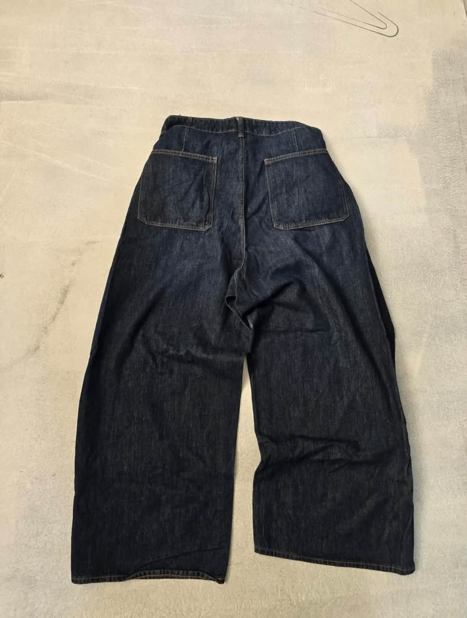 Old Navy Wide Leg | بنطرون جينز أولد نيفي واسع
القياس 36 
السعر 15 الف 
للحجز خاص او عبر الواتس اب ***********
