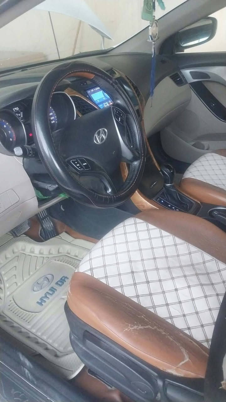 🚗 للبيع - هونداي النترا
━━━━━━━━━━━━━━━━━━━━━

🏷 النوع: هونداي
📌 الموديل: النترا  خليجي
المحرك : 1800 دوش
📅 سنة الصنع: 2015
📍 الموقع: بغداد 
🛣 الكيلومترات: 210 كم
💰 السعر: 118
🚗 سونار بالنشر 
السيارة جاهزة من كل شي
رقم الهاتف : *********** صاحب السيارة

نص مكتوب في الصور:
- سونار الرداح فحص السيارات بالأجهزة الحديثة الفني محمد مبدل السرعة: سليم المحرك: مفتوح الكهربائيات: سليم الشاصي: سليم حالة البطارية: سليم حالة الاطارات: سليم